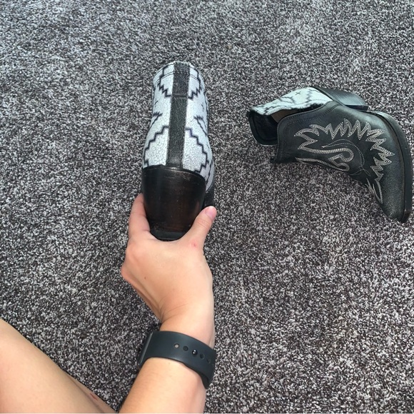 Ariat x Pendleton Booties - Picture 3 of 6